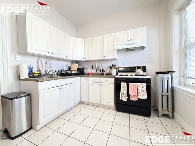 Photo - 79 Glenville Ave Apartment