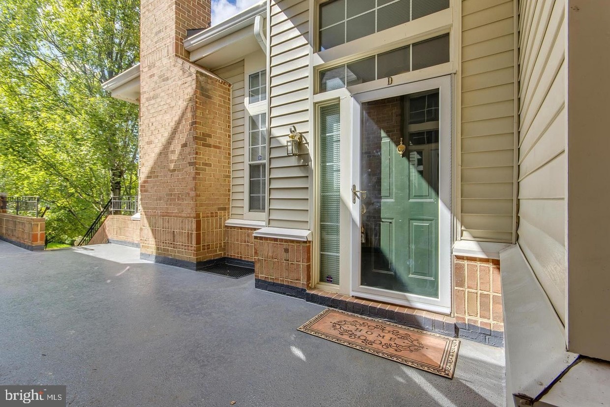 7027 Haycock Rd Unit 504, Falls Church, VA 22043 Room for Rent in