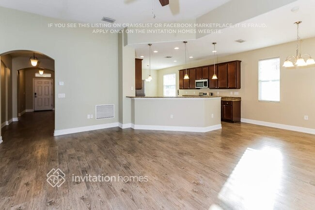 Building Photo - 2141 Bridgeport Cir