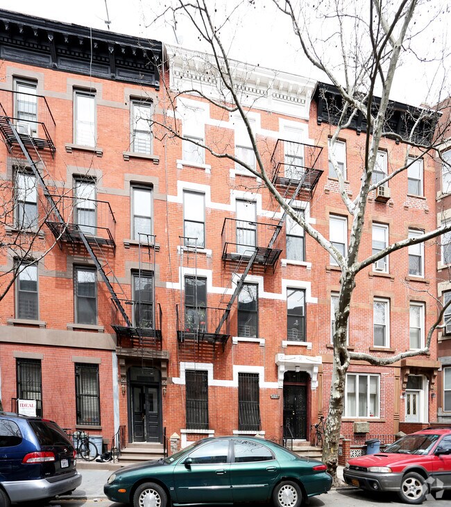 Building Photo - 233 Sackett St