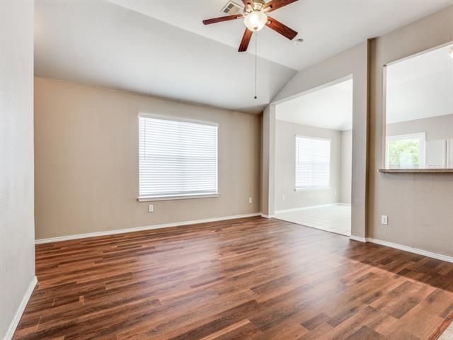 Foto del edificio - 9300 Warren Dr