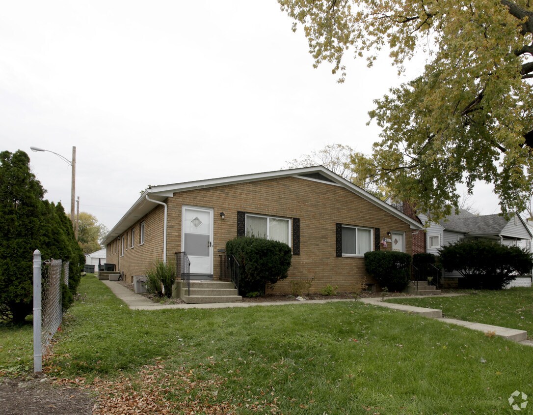 Building Photo - 2916-2920 Cleveland Ave