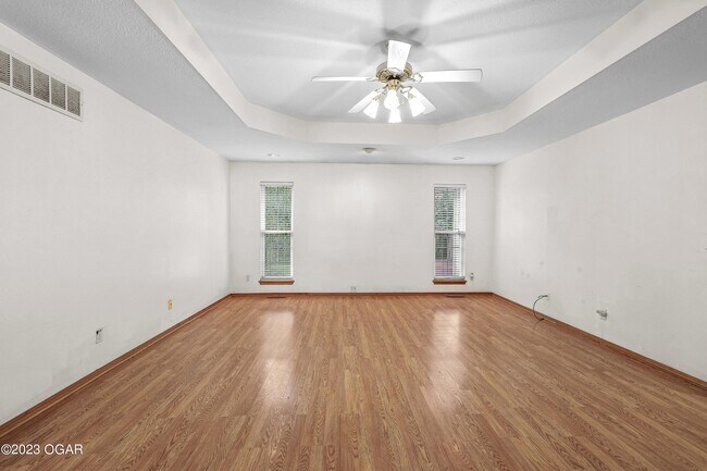 Building Photo - 330 N Grace Dr