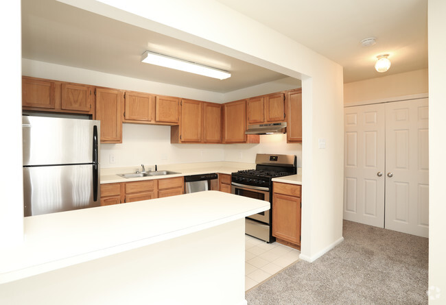 1BR, 1BA - 798 SF - Shenandoah Station