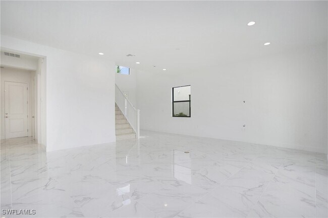 Foto del edificio - 20195 Ainsley St
