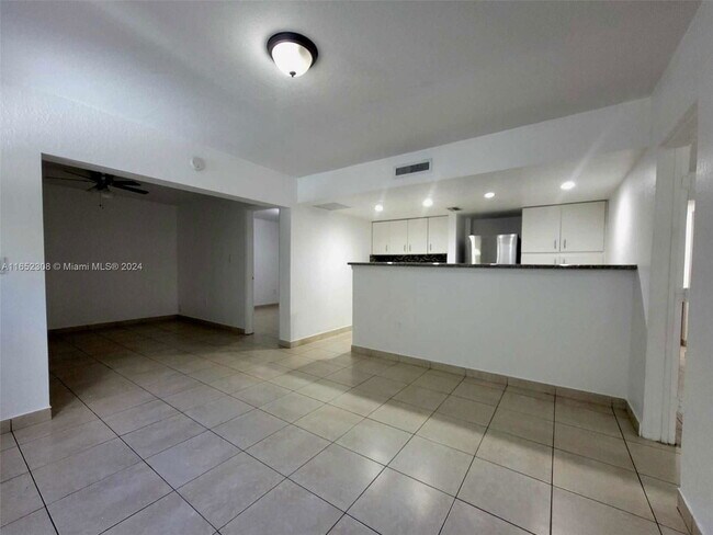 Foto del edificio - 6628 Miami Lakes Dr