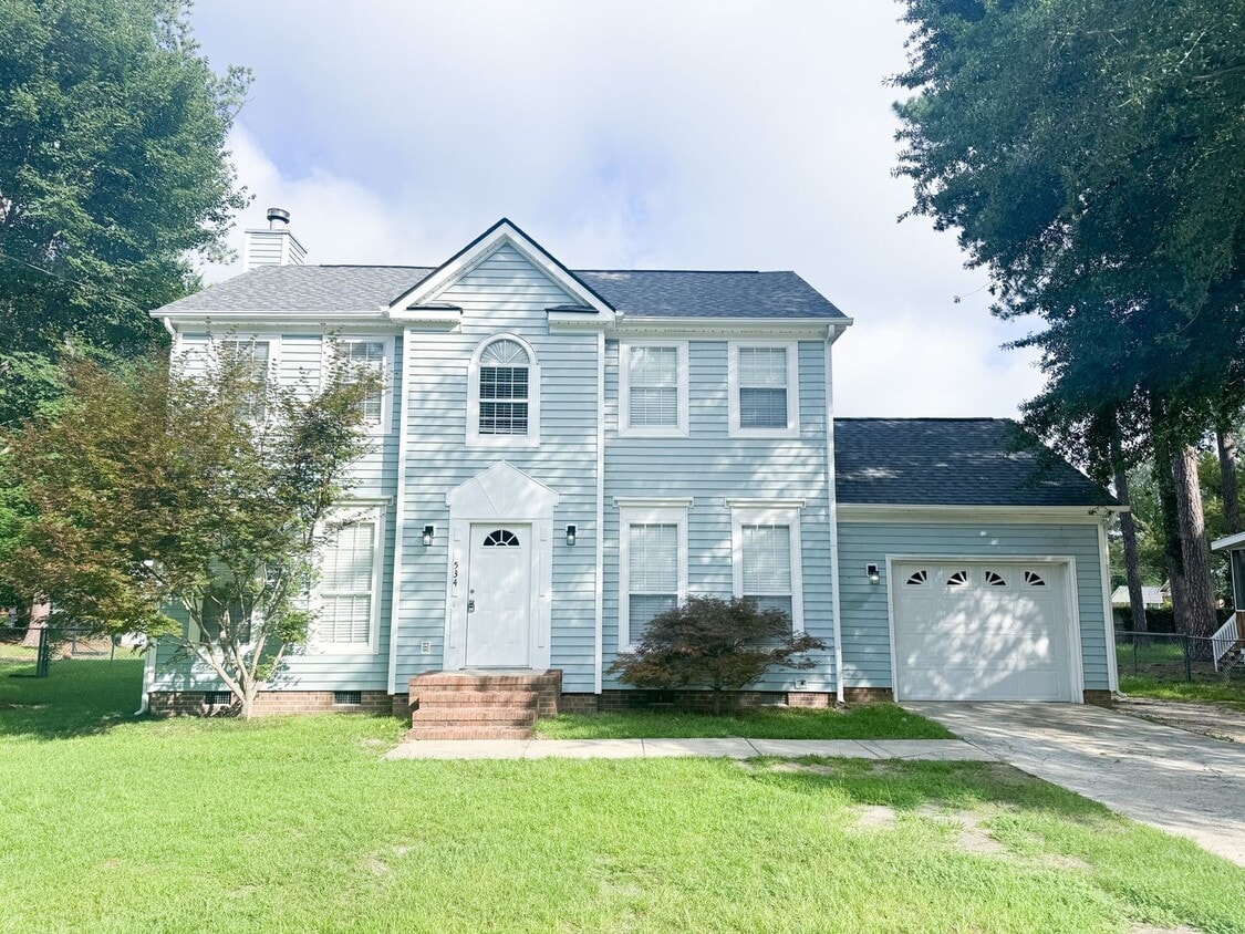 Primary Photo - Conveniently Located 3 Bed 2.5 Bath Home i...