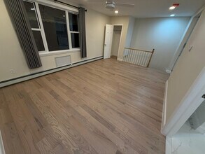 Building Photo - 132-30 Pople Ave