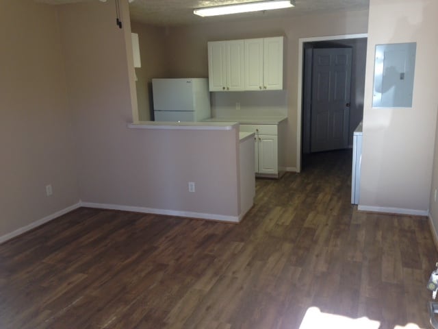 Building Photo - 409 Tauber
