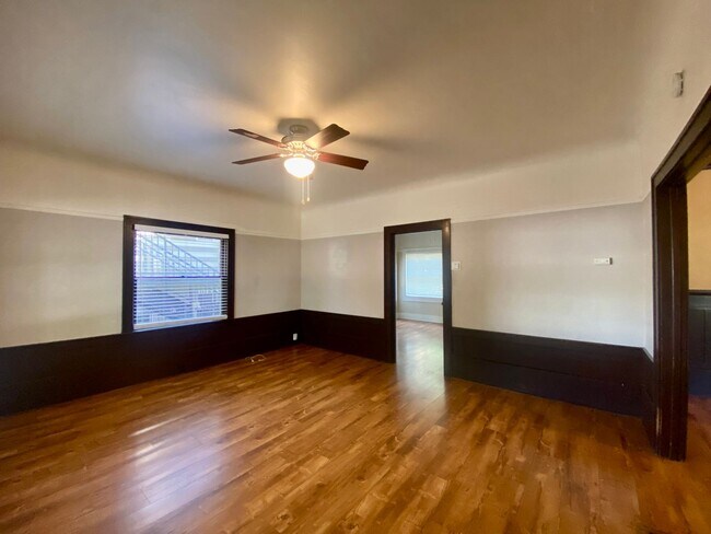 Foto del edificio - Three-Bedroom Two-Bathroom Home Available ...