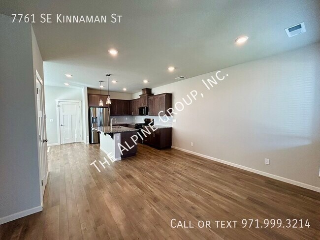 Building Photo - 3 Bed, End Unit near Reed's Crossing!