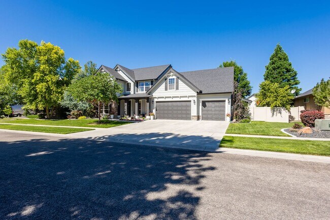 Foto del edificio - Stunningly Upgraded 4-Bedroom Home in Prime Eagle Location