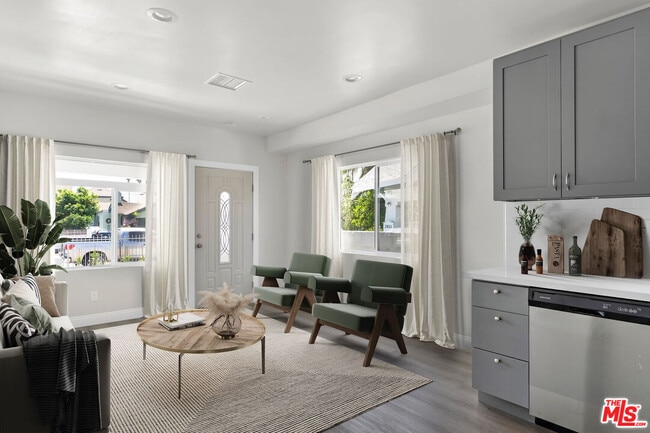 Photo - 1509 W 50th St Apartment