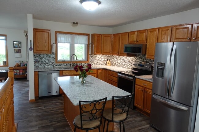 Building Photo - 100 Tattler Ln
