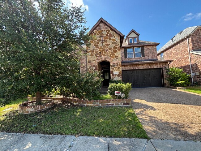Foto del edificio - 5 BR/4BA | Updated Single Family Home | 2-Car Garage | Gated backyard