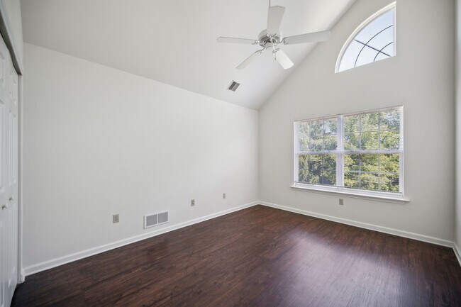 Interior Photo - Autumn Park Apartments