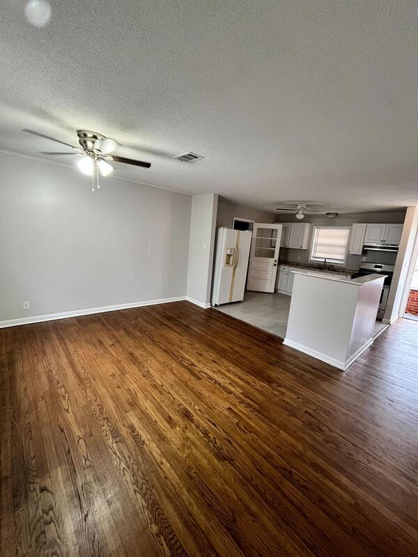 Foto del edificio - 4704 Eastwood St