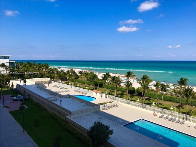 Building Photo - 2899 Collins Ave