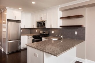 Interior Photo - Cambridge Manor