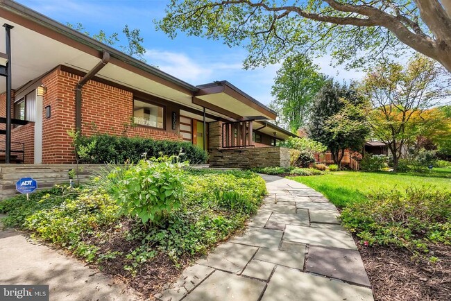 Building Photo - 3302 Shirley Ln