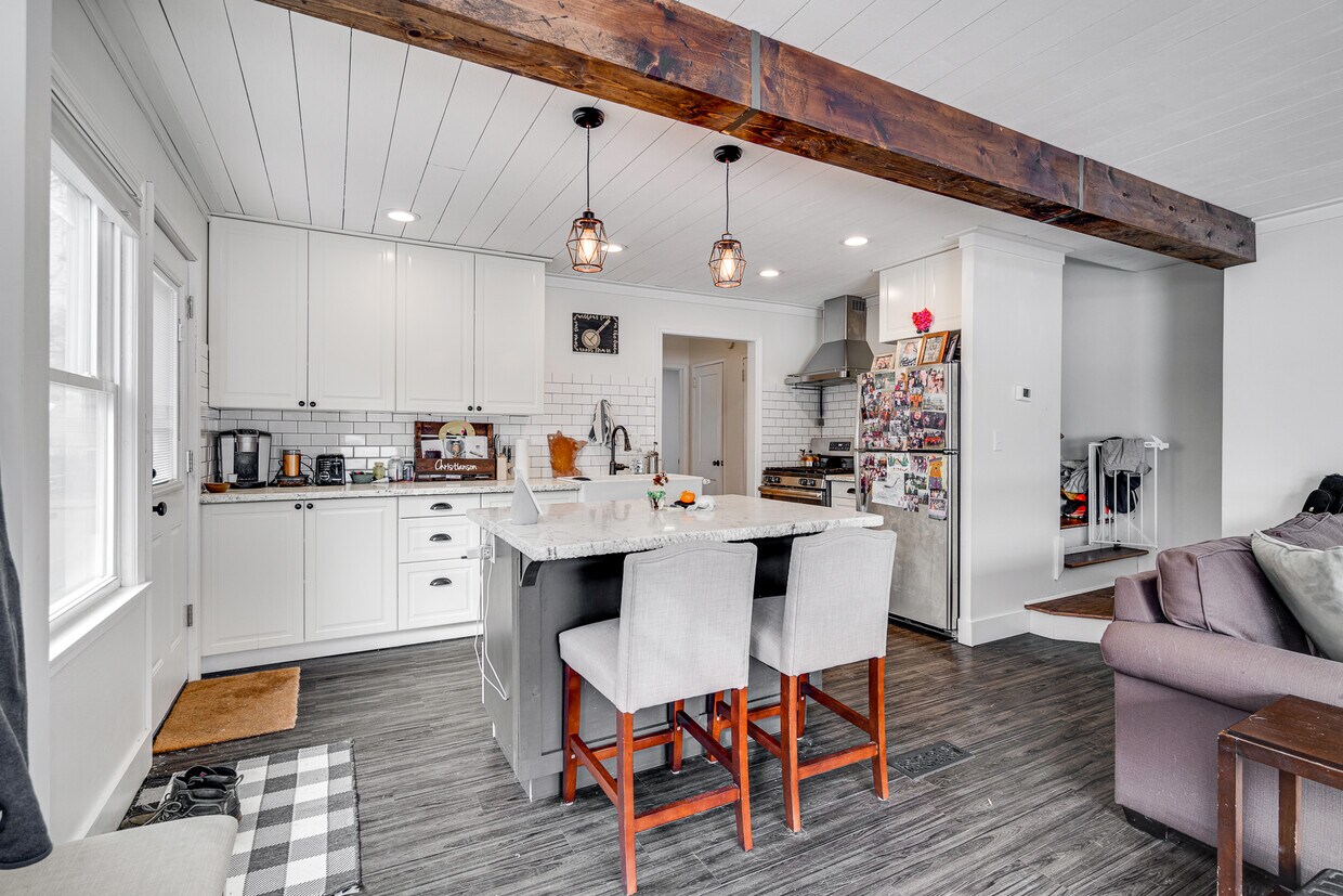 2631 Xerxes Avenue N., Robbinsdale, MN 55422 Townhome Rentals in