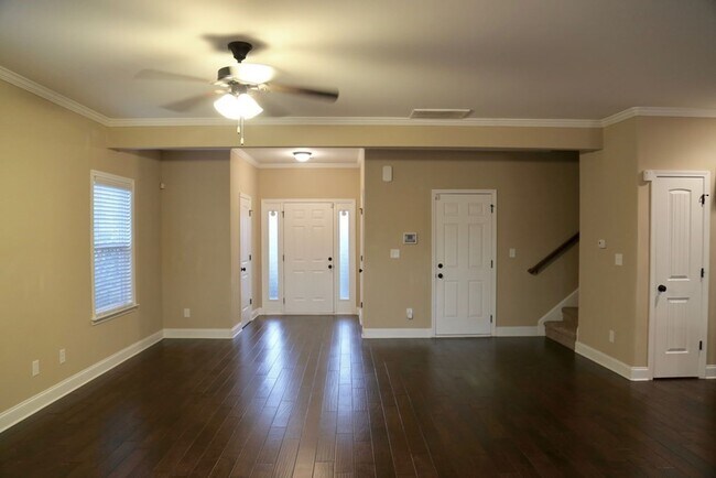 Building Photo - 4 Bedroom 2.5 Bath in Crawford Creek