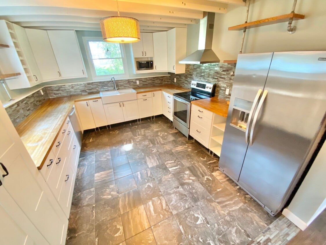 Primary Photo - 3 Bedroom Single Family Home New North End...