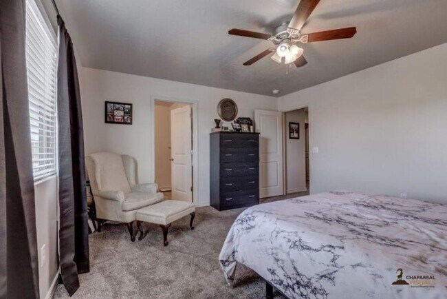 Foto del edificio - 3-Bedroom and 2.5 Bathroom Fossil Hills To...