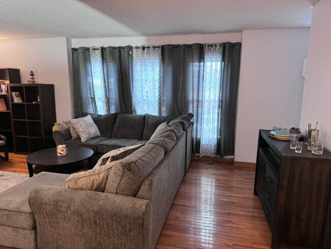 Foto del edificio - 161 Fairview Ave