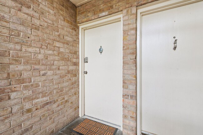 Foto del edificio - Coming Soon! Waterfront Living in Eastport – Renovated Condo in Severn House