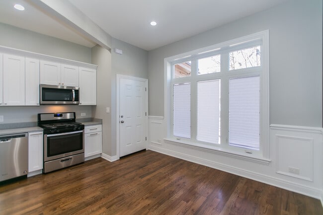 Foto del edificio - 3245 W Pierce Ave