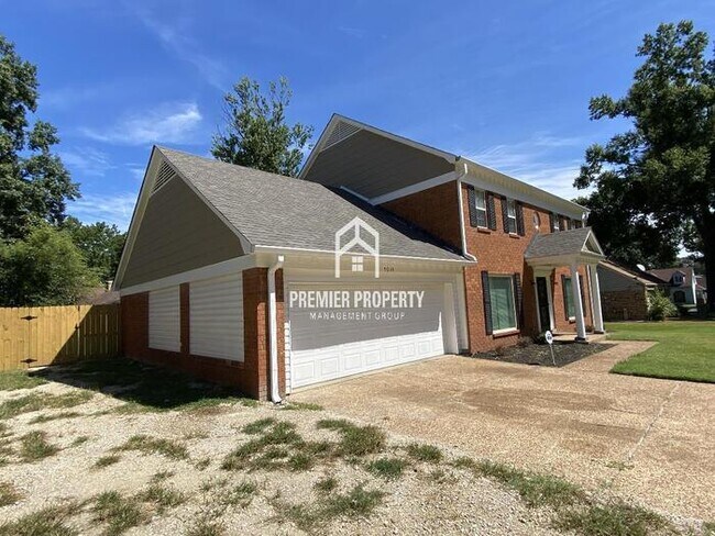 Foto del edificio - 5014 Ridge Tree Dr