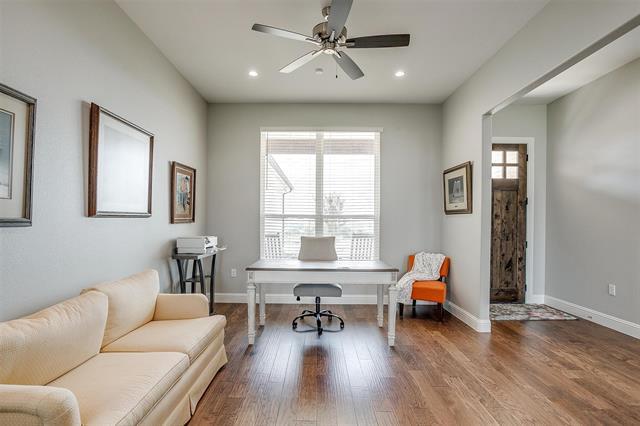 Foto del edificio - 7730 Barber Rnch Rd