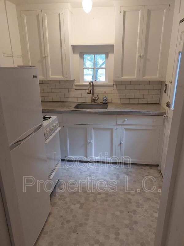 728 Rhode Island St Unit 1, Lawrence, KS 66044 Condo for Rent in