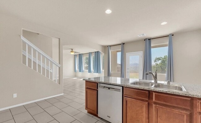 Building Photo - 3800 Loma Caldera