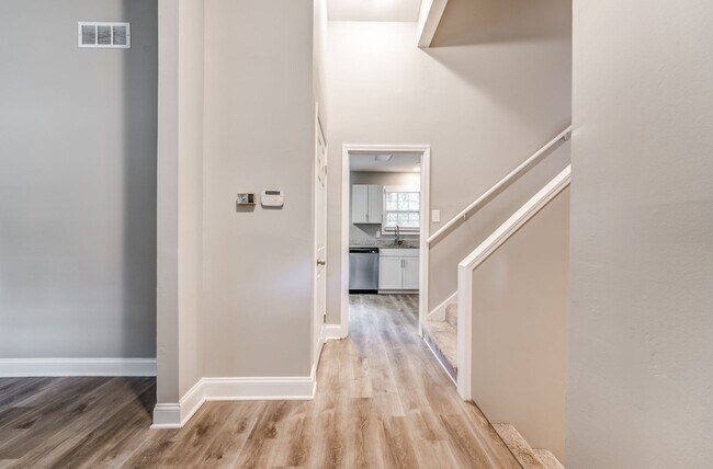 Foto del edificio - Charming 4-Bedroom, 3-Bath Single-Family H...