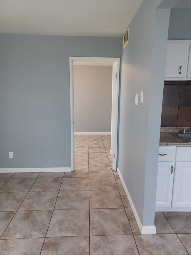 Building Photo - 2520 Telegraph Rd