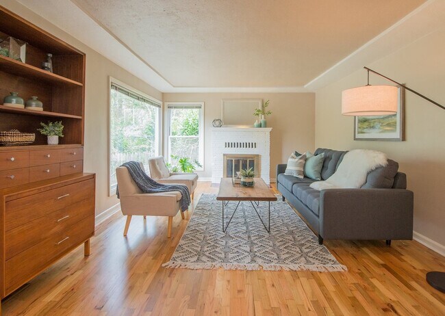 Livingroom - 6400 SW Vermont St