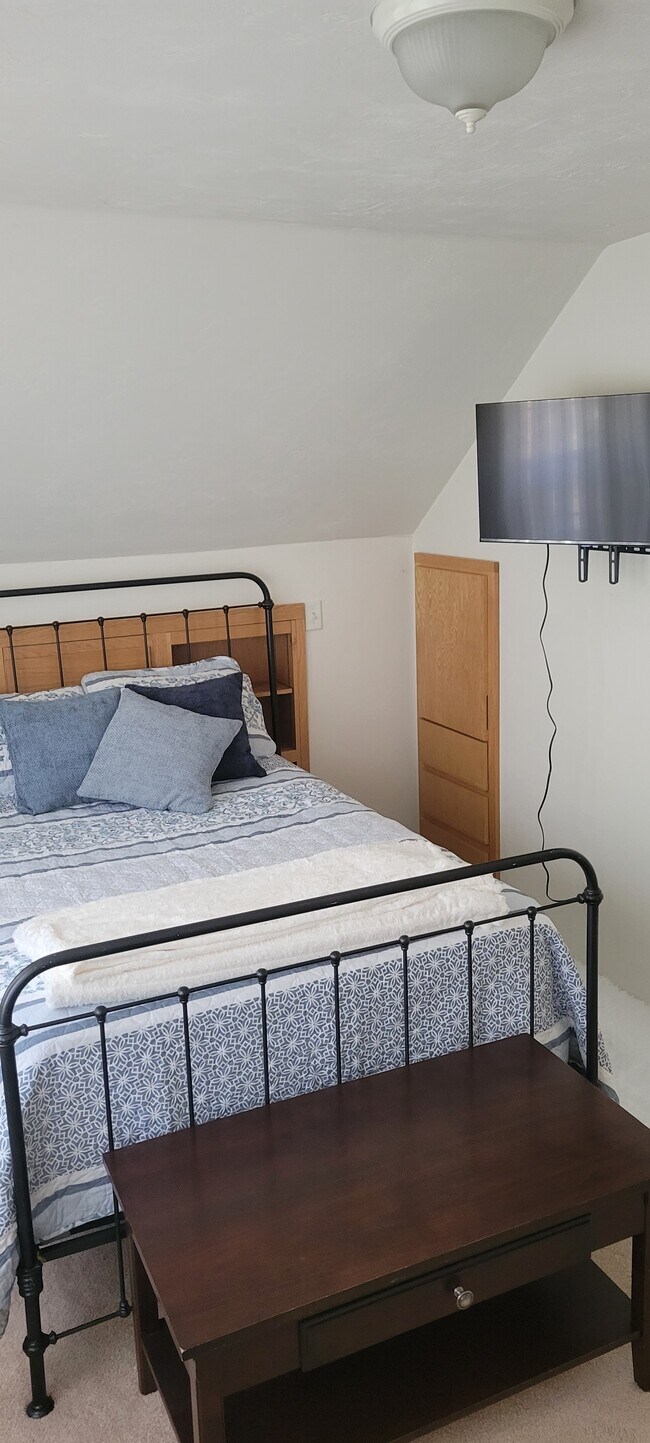 Foto del edificio - 1055 NE Grandview Dr