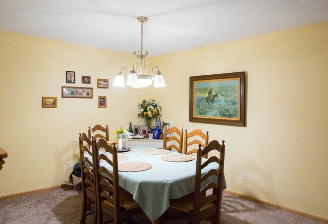 Comedor - 1017 Autumn Dr