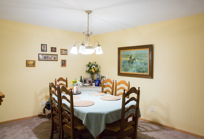 Dining Room - 1017 Autumn Dr