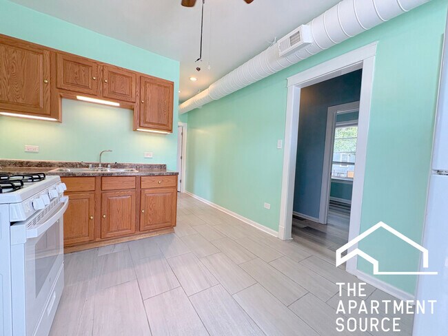 Building Photo - 1102 N Central Ave