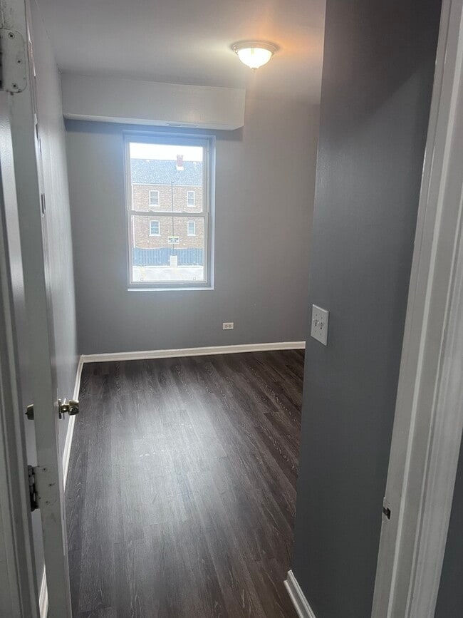Foto del edificio - 4909 W 14th St