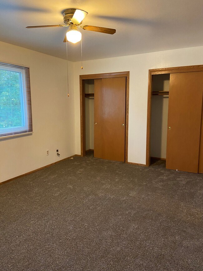 Building Photo - 1122 Sycamore Ave