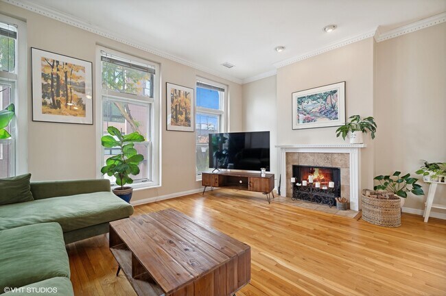 Building Photo - 1111 W Schubert Ave