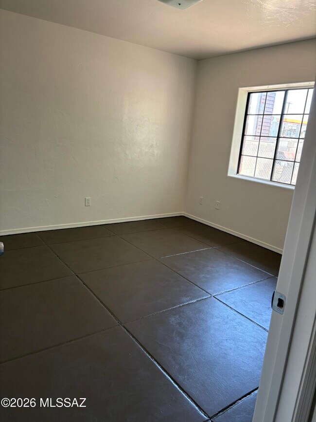 Foto del edificio - 1036 N 13th Ave