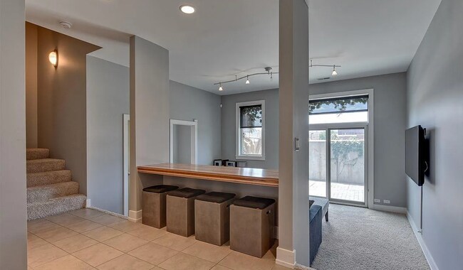 Foto del edificio - Luxury Downtown Condo!!
