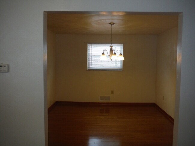 Building Photo - 421 Guys Run Rd