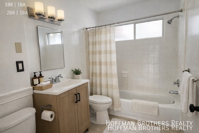 Foto del edificio - 14843 Sylvan St