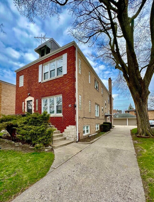 2831 N 75th Ave, Elmwood Park, IL 60707 House Rental in Elmwood Park, IL